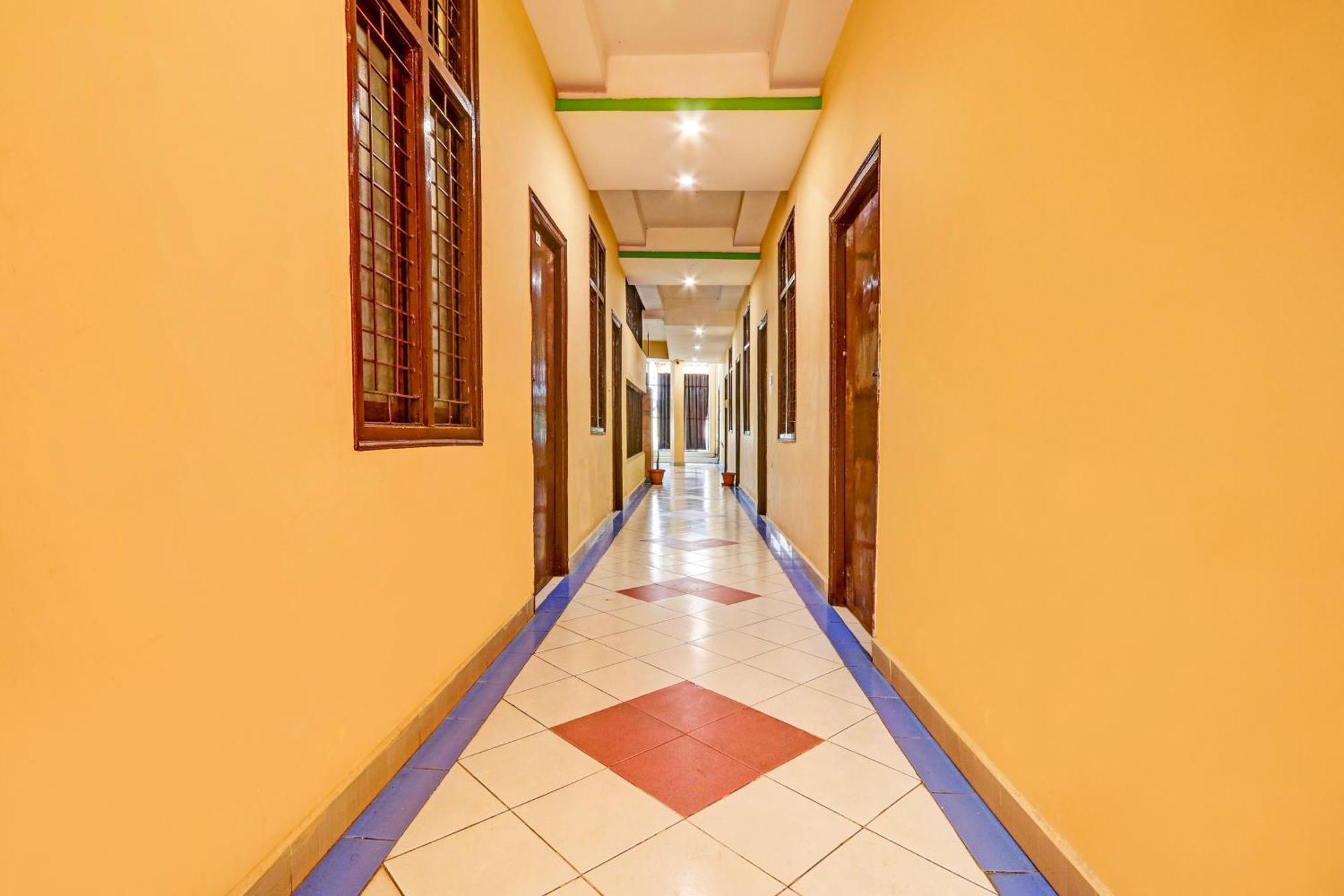 Oyo Flagship Hotel Samruddhi Lodge Nirmal  Εξωτερικό φωτογραφία