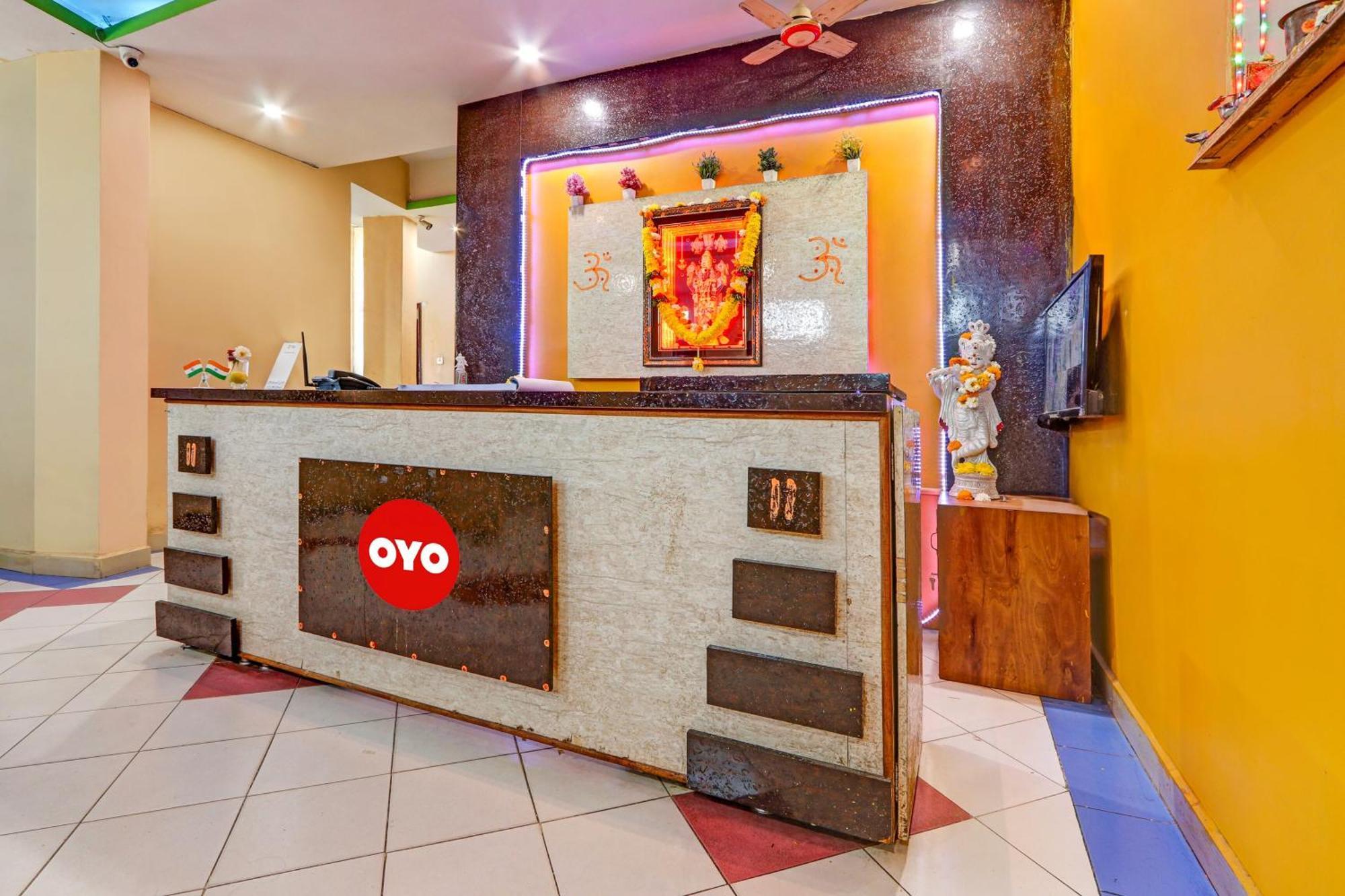 Oyo Flagship Hotel Samruddhi Lodge Nirmal  Εξωτερικό φωτογραφία